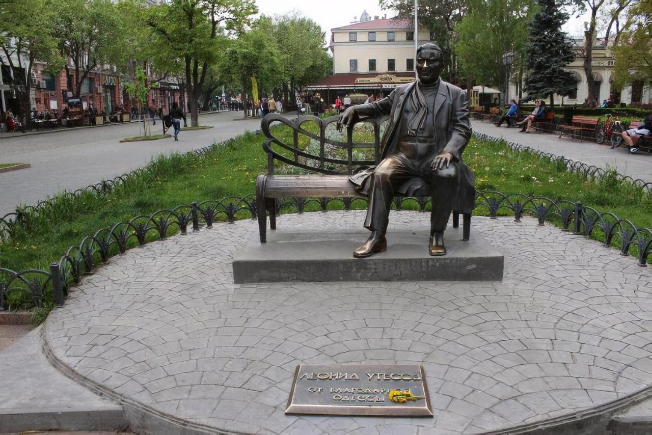 "Ваша Квартира" - У Самого Дерибаса! "Ваша Квартира" Біля Самого Дерибаса! Odessa Exterior foto